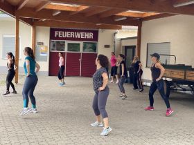 Zumba Outdoor 02.jpg